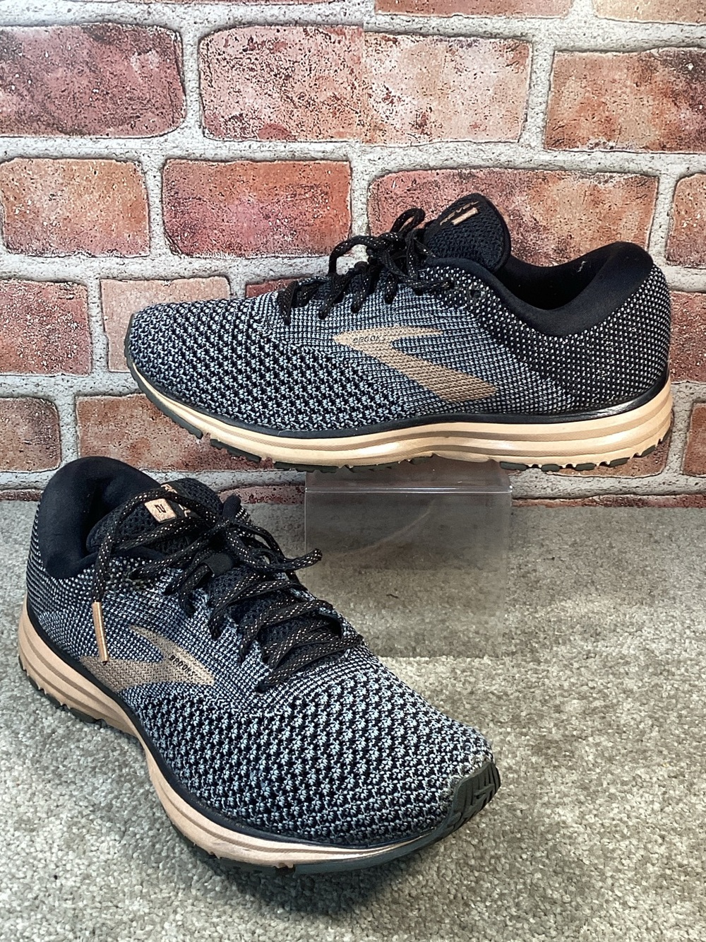 Brooks Revel 2 women’s running shoes sneakers size 9.5